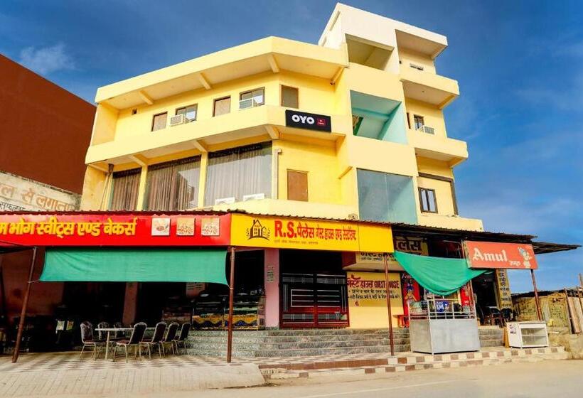 Hotelli Oyo The Royal Palace