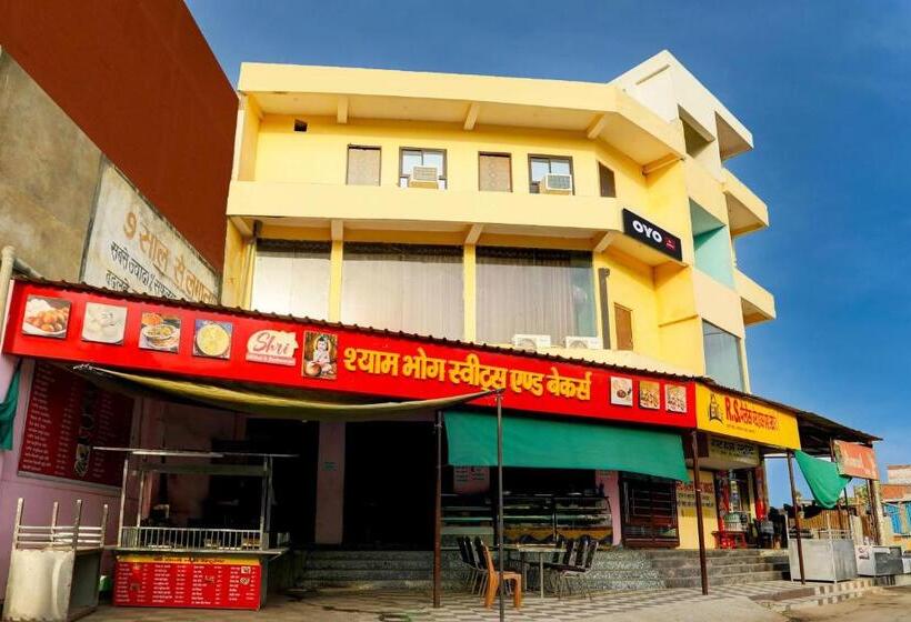 Hotelli Oyo The Royal Palace