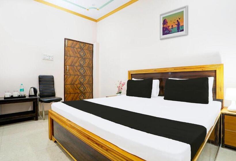 Hotelli Oyo The Royal Palace