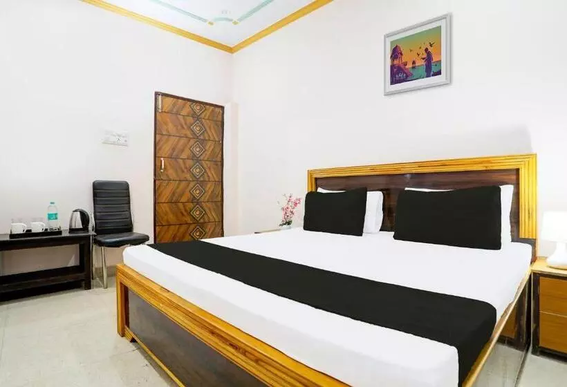 Hotelli Oyo The Royal Palace