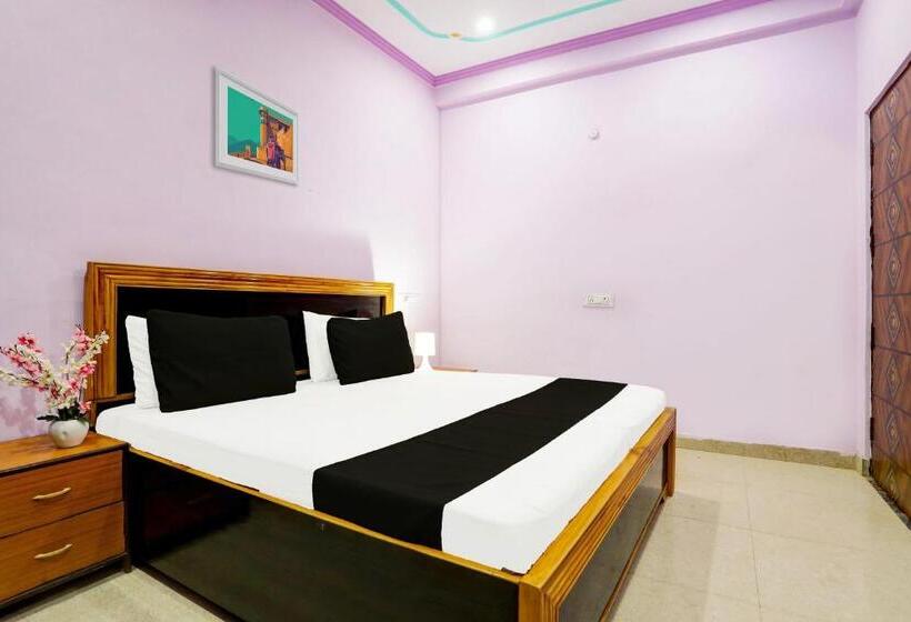 Hotelli Oyo The Royal Palace