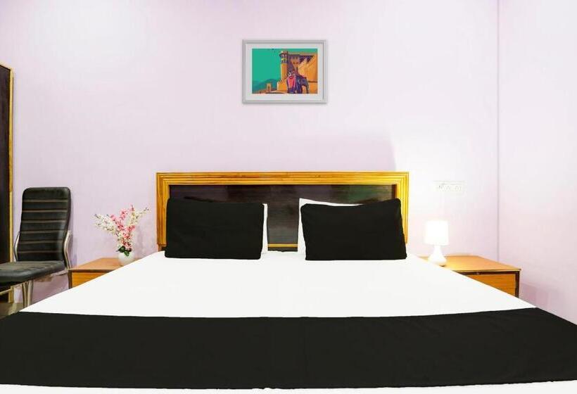 Hotelli Oyo The Royal Palace