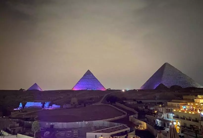هتل Puzzle Pyramids Inn