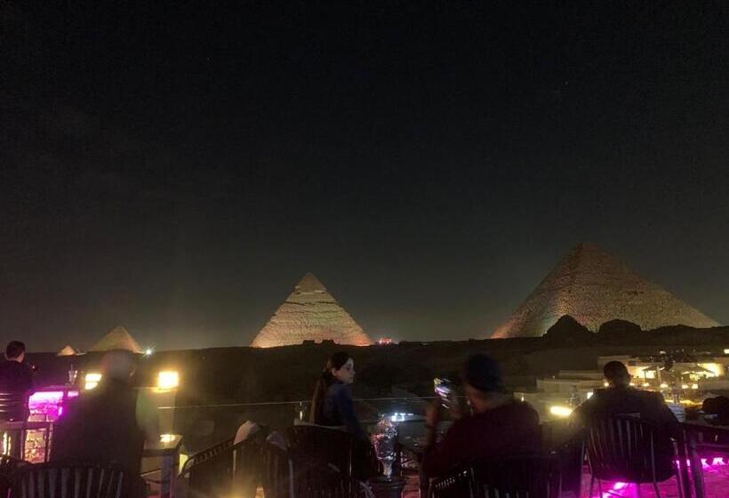 هتل Puzzle Pyramids Inn