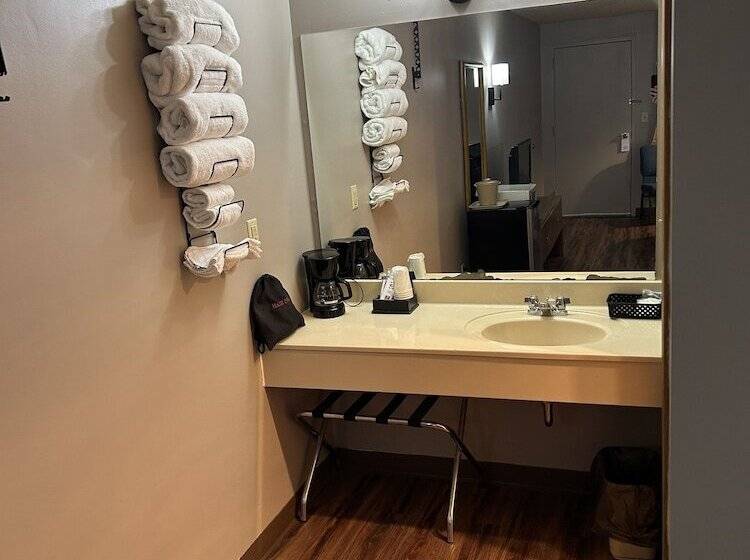 فندق Valley Inn And Suites