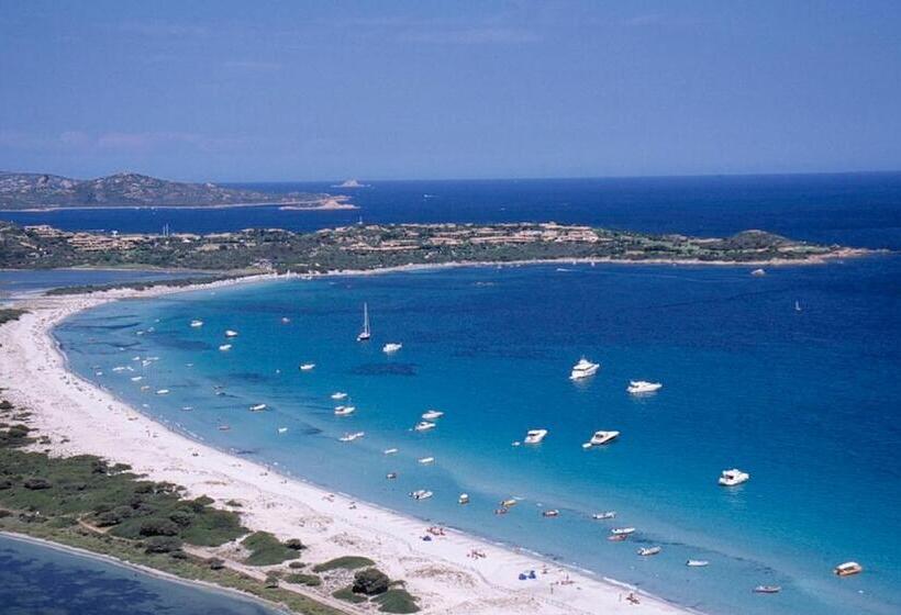 Iss Travel Apartaments, Via Del Tirreno 300 M From La Cinta Beach