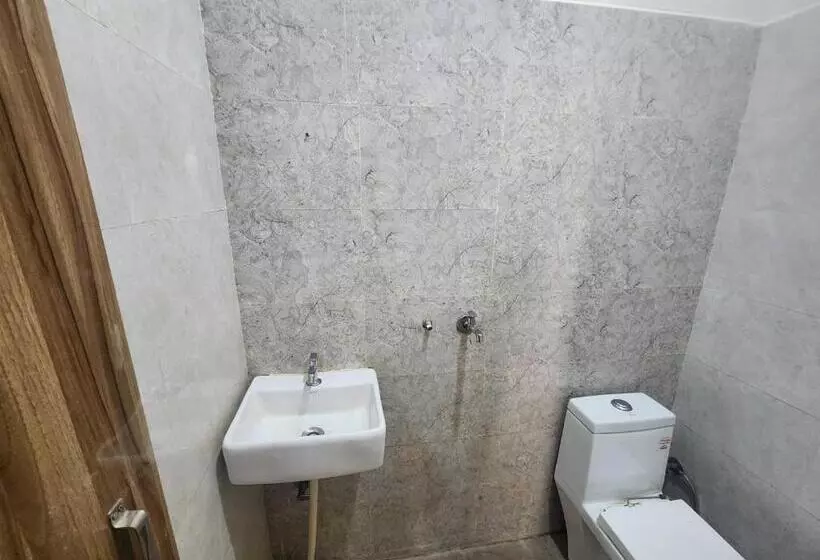 Oyo Hotel Modest