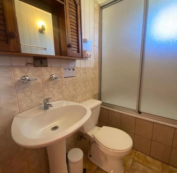 ペンション La Cantaría Hostal & Restobar