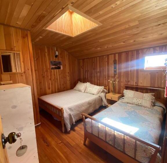 ペンション La Cantaría Hostal & Restobar