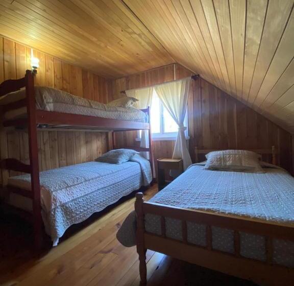 ペンション La Cantaría Hostal & Restobar