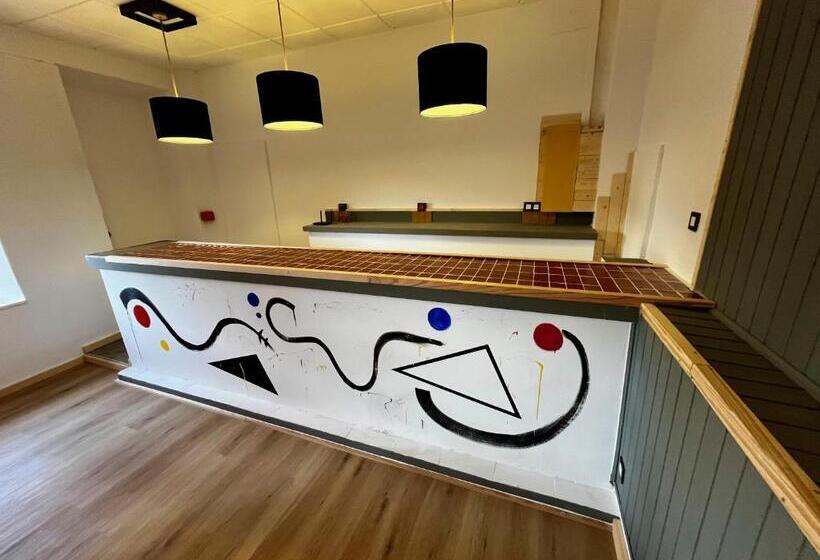 膳宿费 The Orange Teddy Bear Hostal La Peña