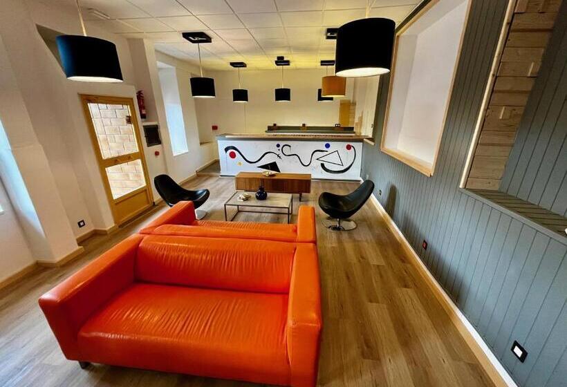 膳宿费 The Orange Teddy Bear Hostal La Peña