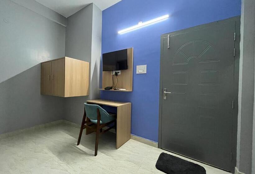 פנסיון Urban Suites Silpukhuri