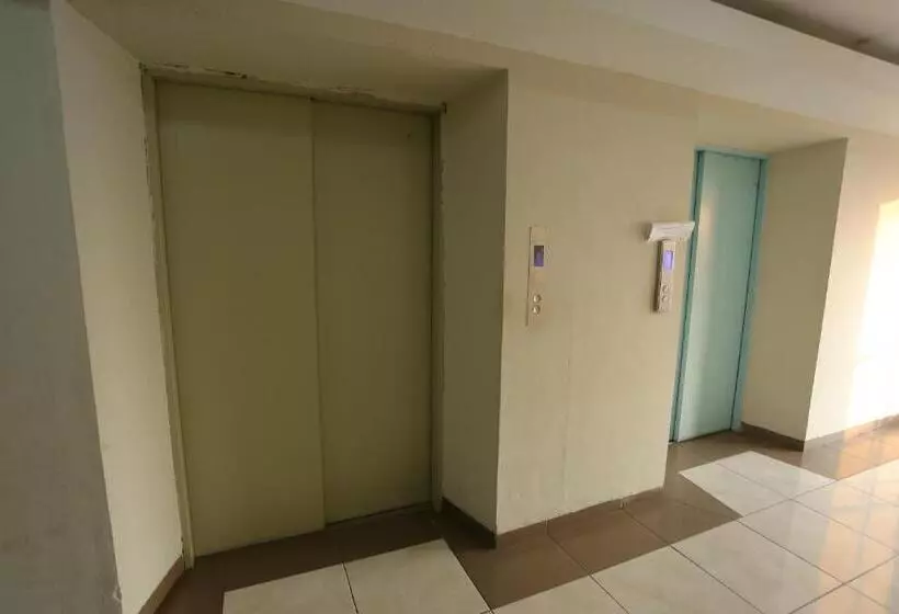 Hotelli Capital O 93371 Pelangi Residence 5