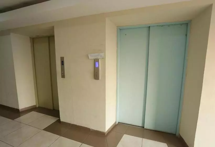 Hotelli Capital O 93371 Pelangi Residence 5