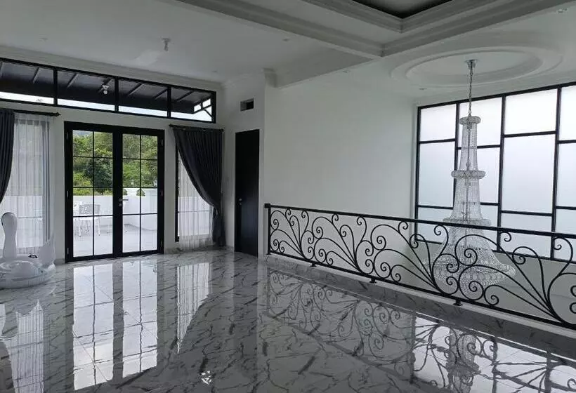 Hotel Pesona Halimun