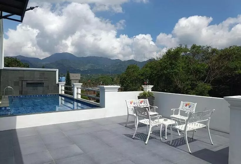 Hotel Pesona Halimun