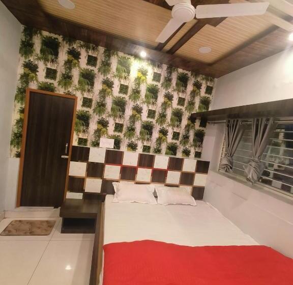 هتل Ramanand Palace