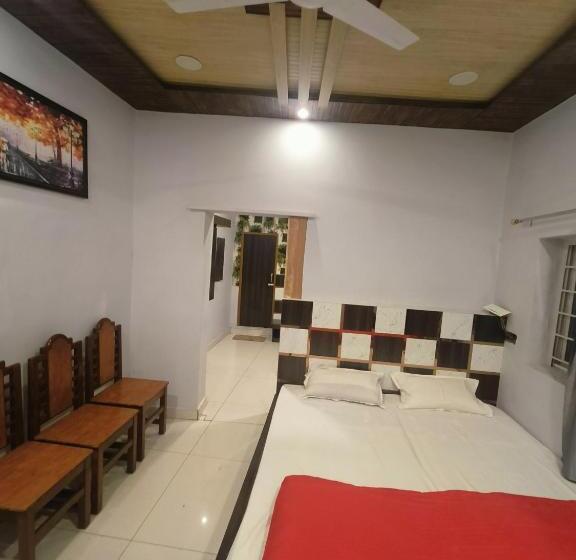 هتل Ramanand Palace