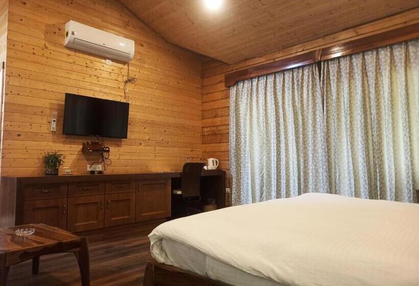 هتل Shillong Tourisam Ri Shat