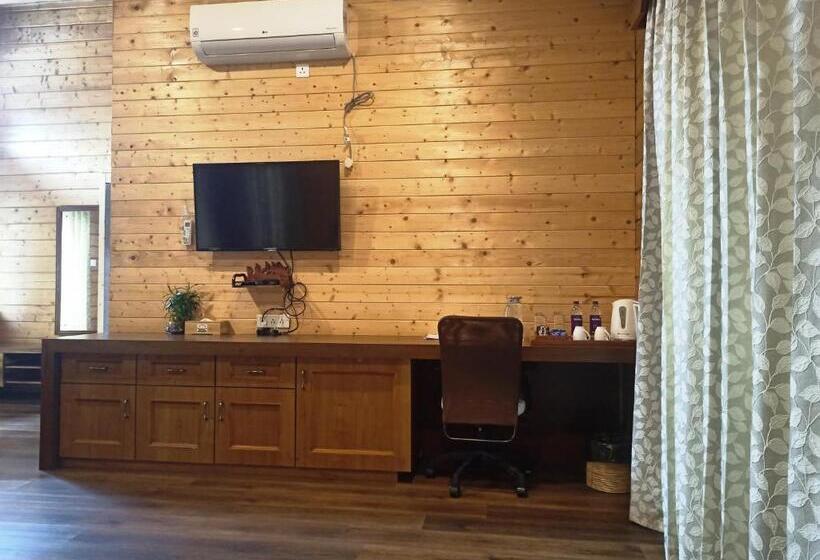 هتل Shillong Tourisam Ri Shat