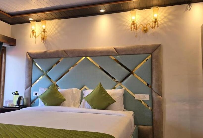 בית מלון כפרי Silver Oak Resorts