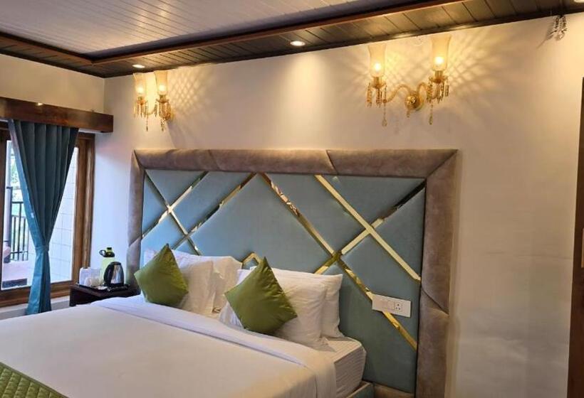 בית מלון כפרי Silver Oak Resorts