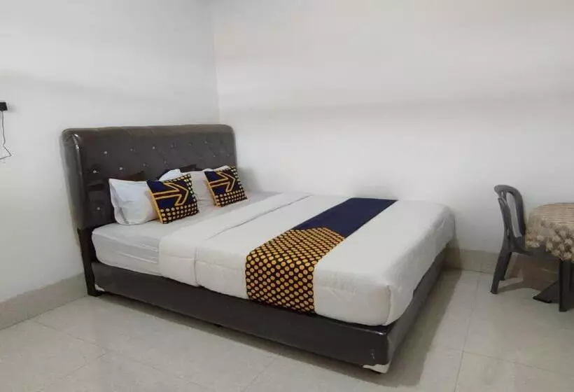 Hotelli Spot On 93367 Wisma Sidosari Syariah