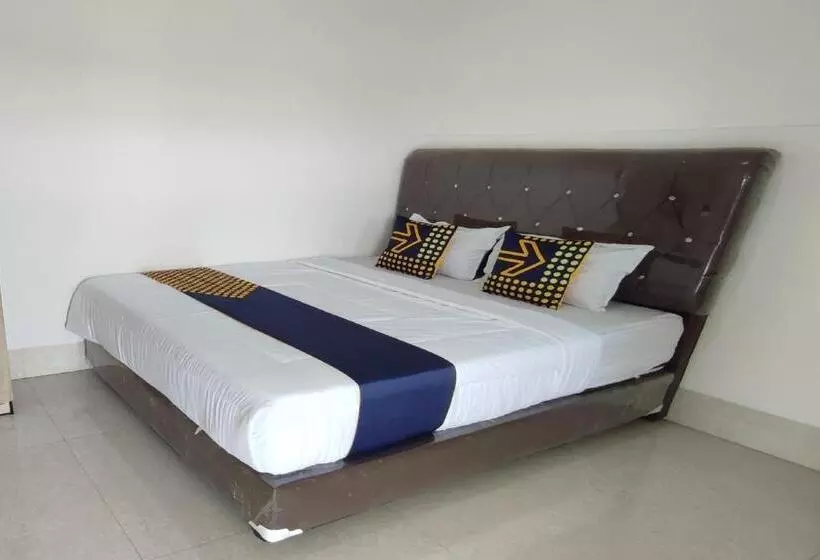 Hotelli Spot On 93367 Wisma Sidosari Syariah