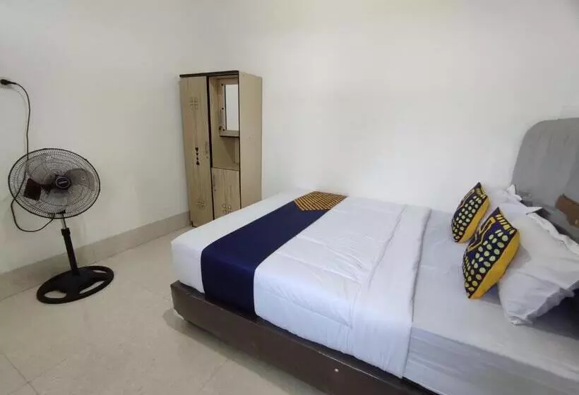 Hotelli Spot On 93367 Wisma Sidosari Syariah