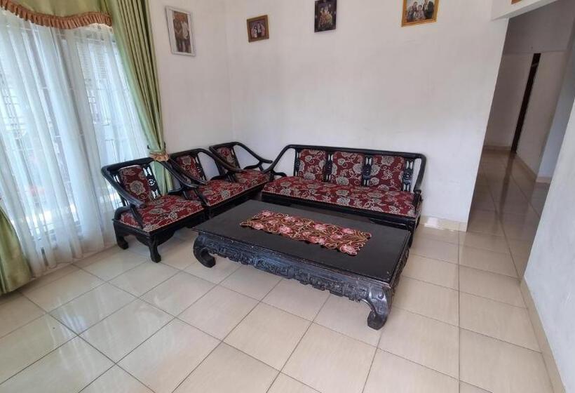 酒店 Spot On 93367 Wisma Sidosari Syariah