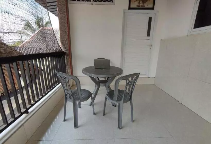 Hotelli Spot On 93367 Wisma Sidosari Syariah