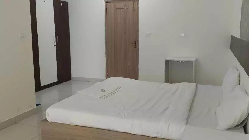 ホテル Spot On Infinity Hw