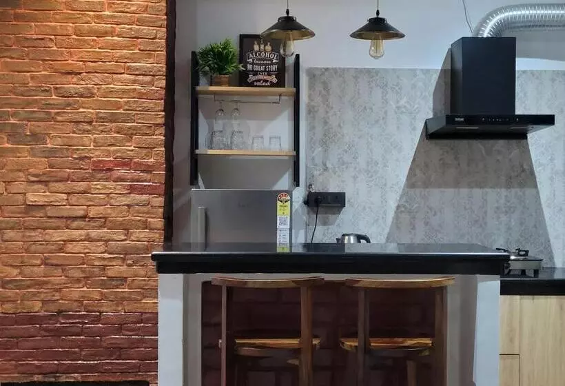 Pensió Periwinkle Studio