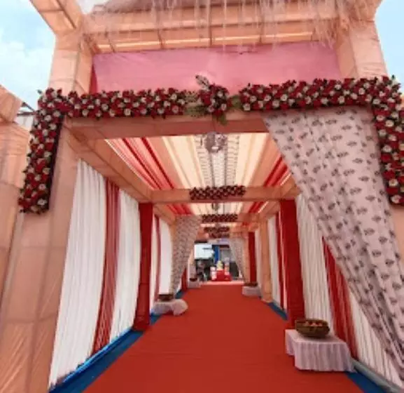 استراحتگاه Bluerock Hotel & Banquet Hall Gandhinagar