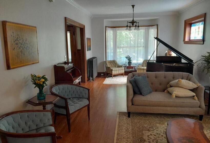 مبيت وإفطار Ardea Inn