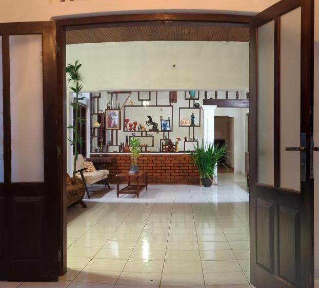 تختخواب و صبحانه Ceyio Traditional Villa
