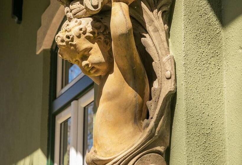 تختخواب و صبحانه Chalet Sintra 1892