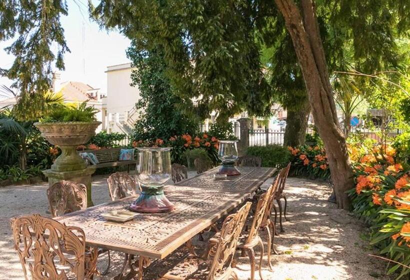 تختخواب و صبحانه Chalet Sintra 1892