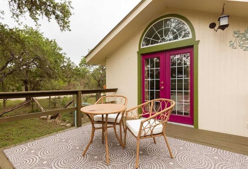 민박 Mosaic On The Hill