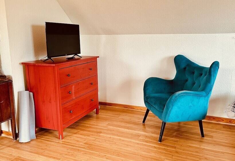 민박 Mosaic On The Hill