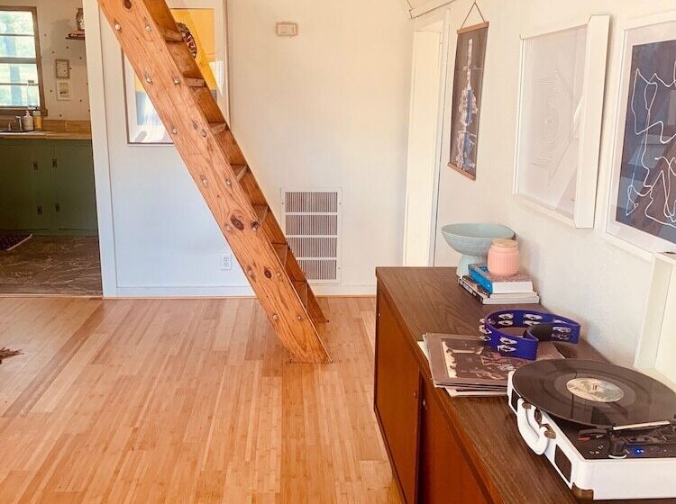 민박 Mosaic On The Hill