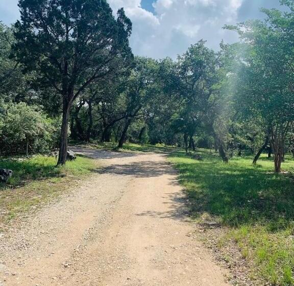 민박 Mosaic On The Hill
