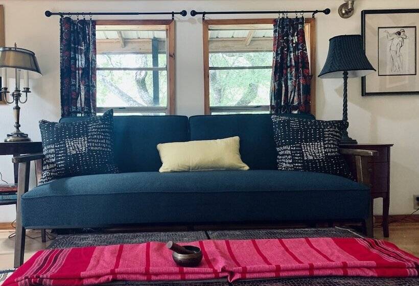 민박 Mosaic On The Hill