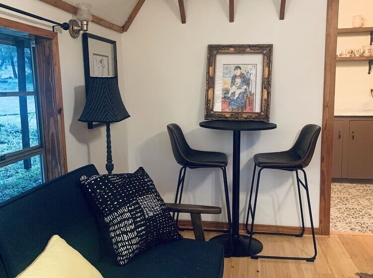 민박 Mosaic On The Hill