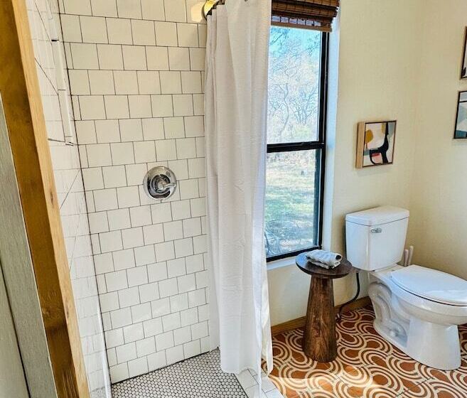 민박 Mosaic On The Hill