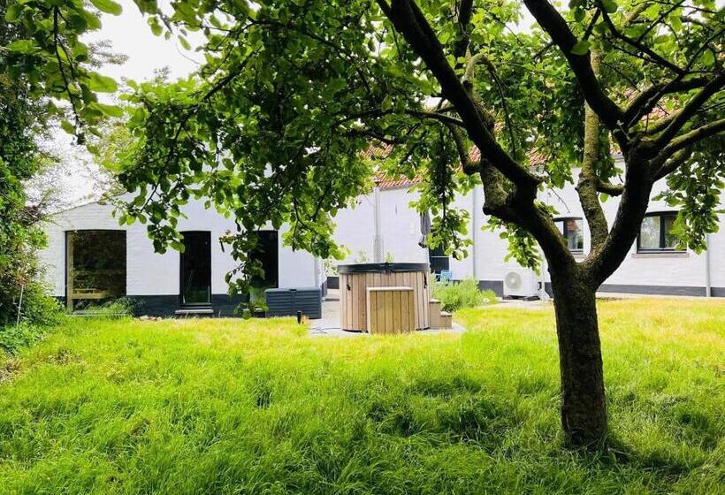 ベッドアンドブレックファースト Sauna Garden