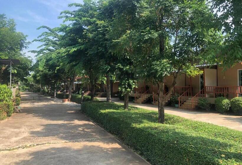 Hôtel วังอินธารา รีสอร์ท