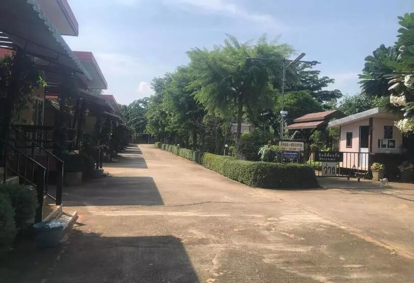 Hotelli วังอินธารา รีสอร์ท