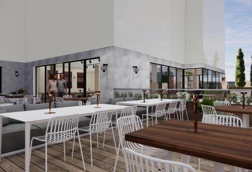 בית מלון כפרי Adonis Le Castellet